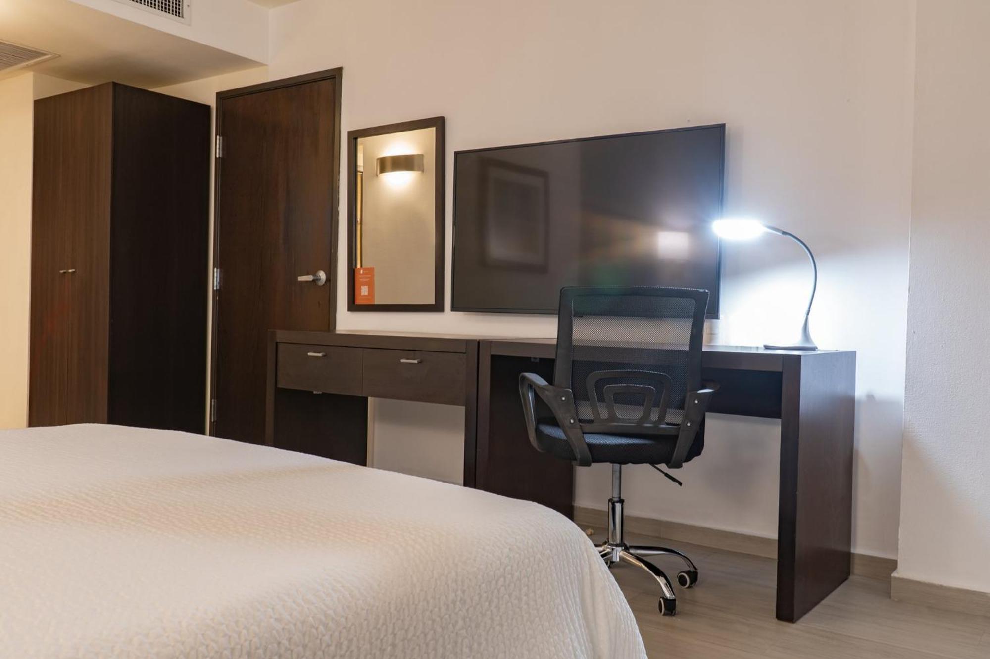 Fiesta Inn Tepic Exterior foto